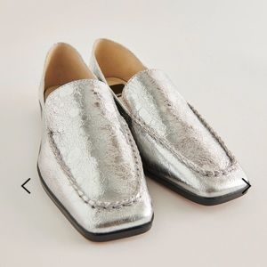 NWT Dolce Vita Beny Flats Silver